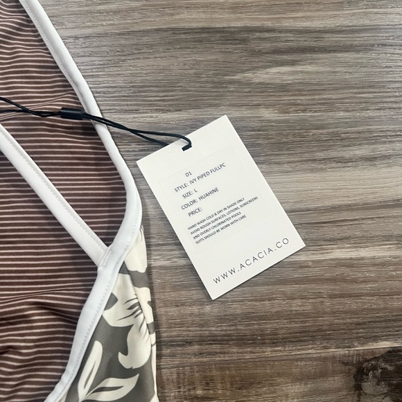 ACACIA SWIMWEAR 2022 PIPED IVY ONE PIECE IN HUAHINE - Picture 3 of 6